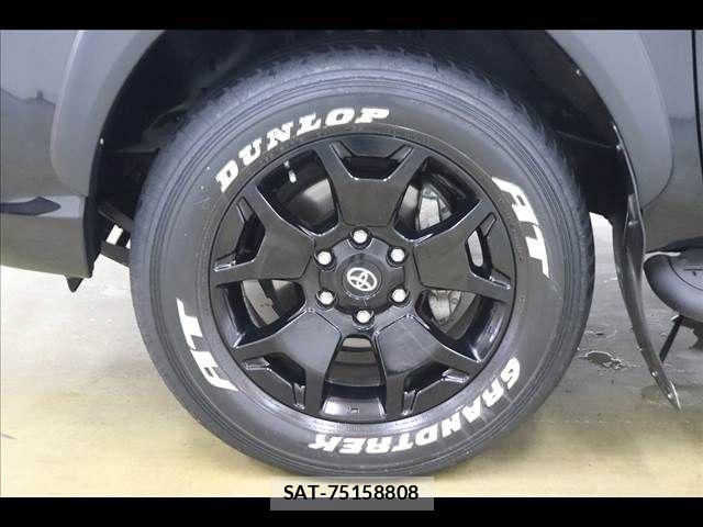 Toyota HILUX 2019-11 7724063-23