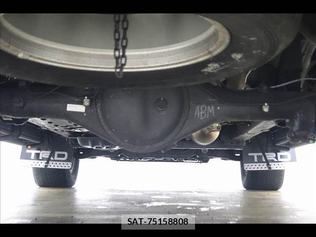 Toyota HILUX 2019-11 7724063-25