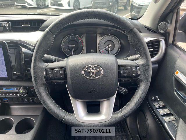 Toyota HILUX 2022-04 7724061-9