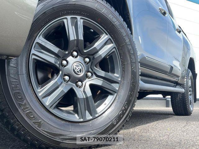 Toyota HILUX 2022-04 7724061-12