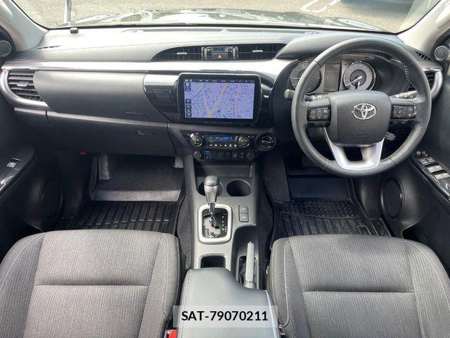 Toyota HILUX 2022-04 7724061-1