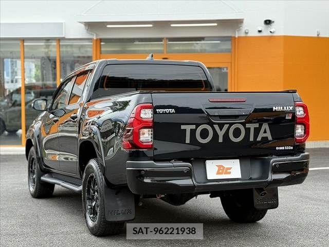 Toyota HILUX 2022-10 7724060-14