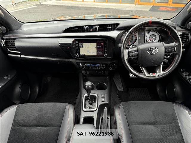 Toyota HILUX 2022-10 7724060-1