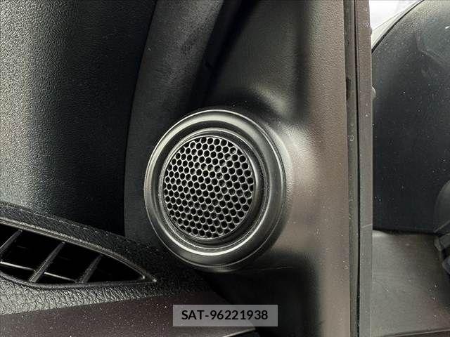 Toyota HILUX 2022-10 7724060-23