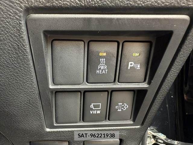 Toyota HILUX 2022-10 7724060-6