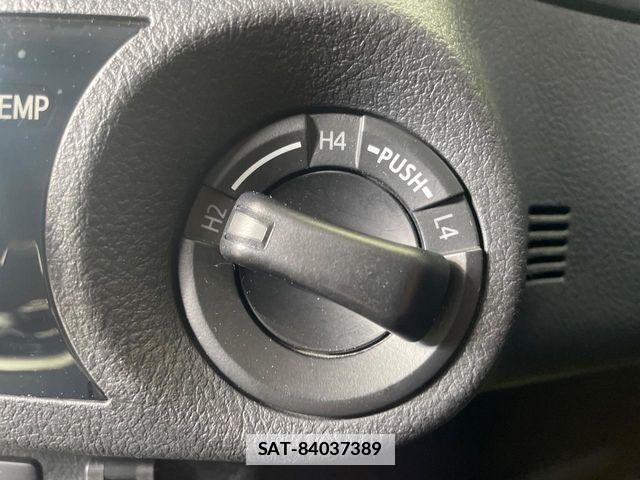 Toyota HILUX 2021-07 7785544-3