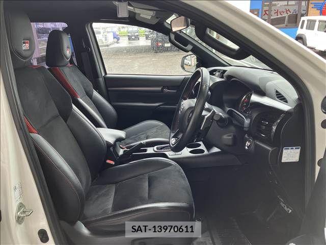 Toyota HILUX 2023-07 7785546-10