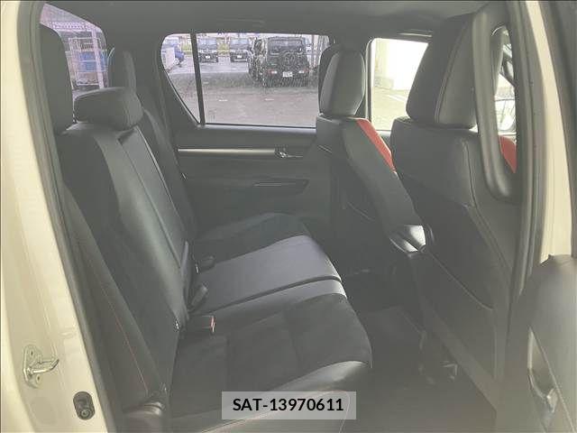 Toyota HILUX 2023-07 7785546-11