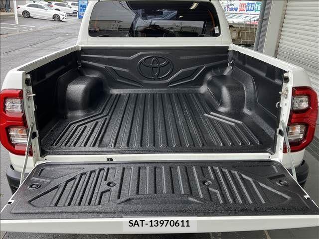 Toyota HILUX 2023-07 7785546-12