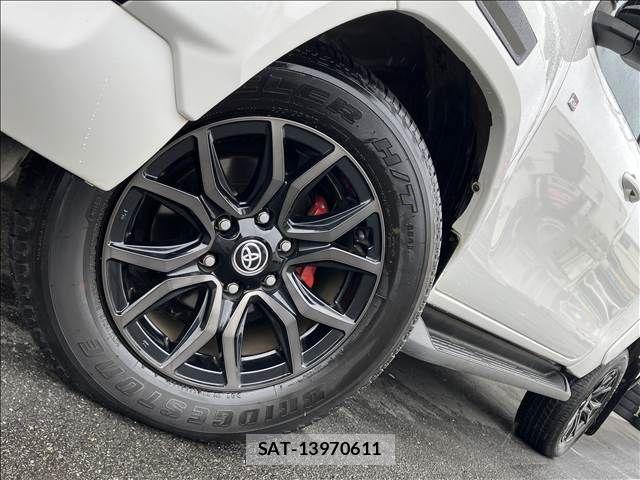 Toyota HILUX 2023-07 7785546-18