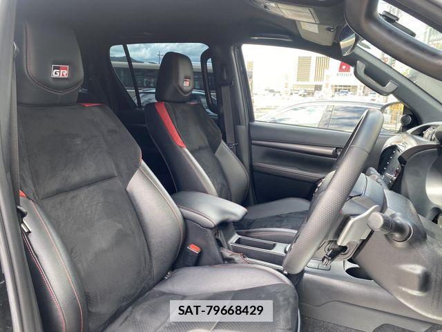 Toyota HILUX 2024-07 7785552-11