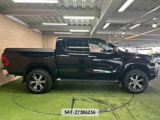 Toyota HILUX 2021-12 7785543-17