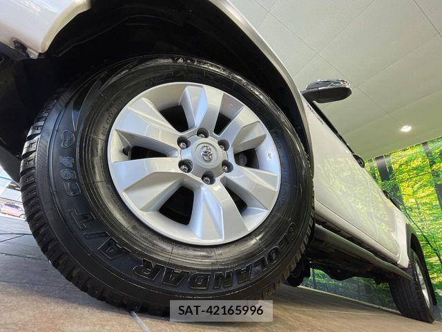 Toyota HILUX 2018-01 7785533-13