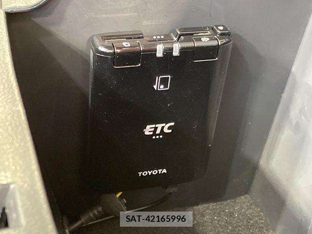 Toyota HILUX 2018-01 7785533-6