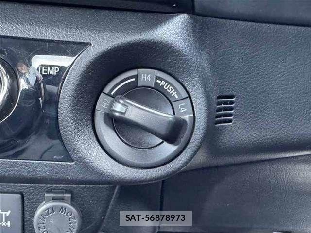Toyota HILUX 2020-07 7785541-26