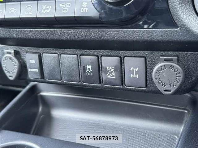 Toyota HILUX 2020-07 7785541-6