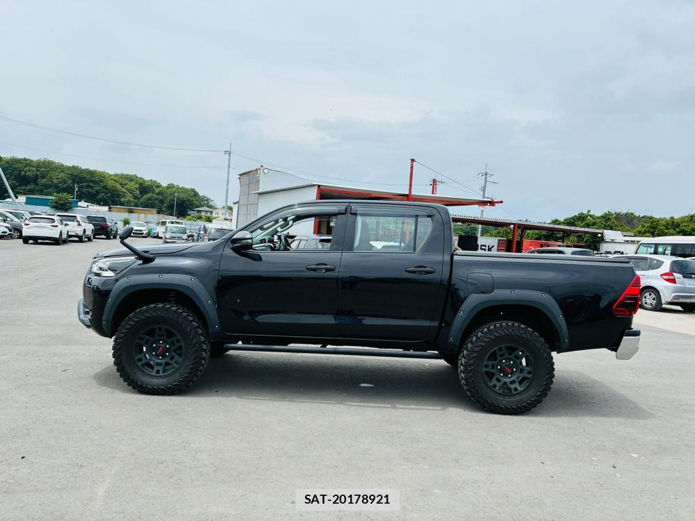 Toyota HILUX 2020-10 7020604-1