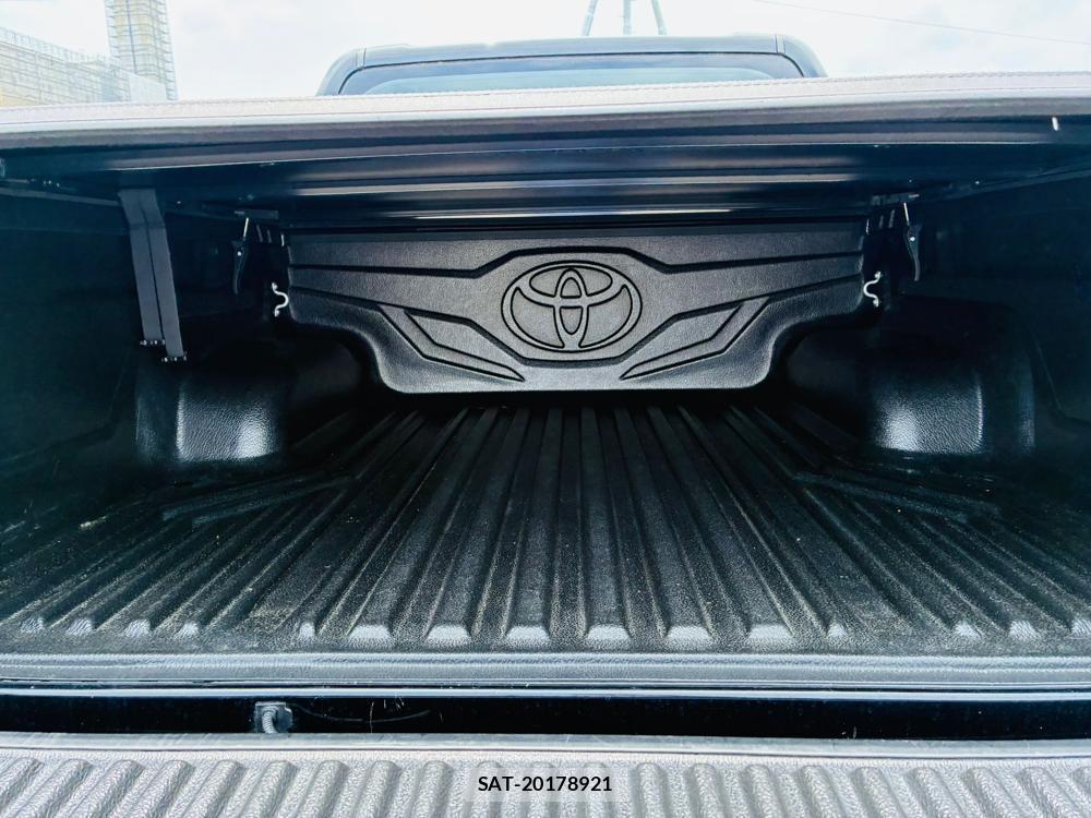 Toyota HILUX 2020-10 7020604-23