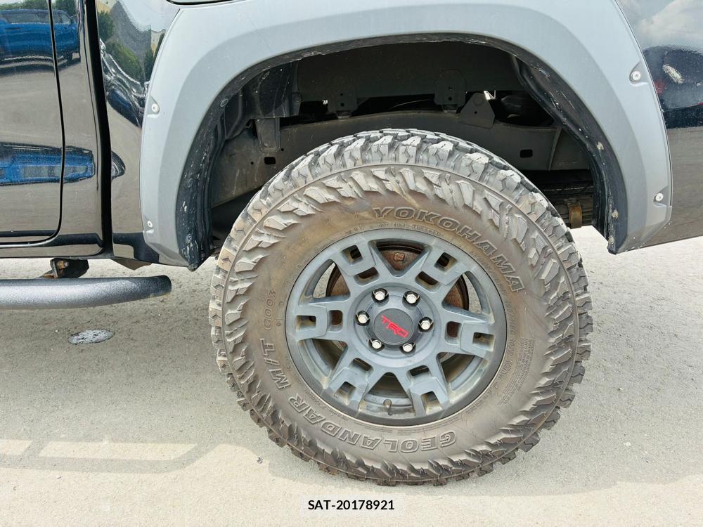 Toyota HILUX 2020-10 7020604-26