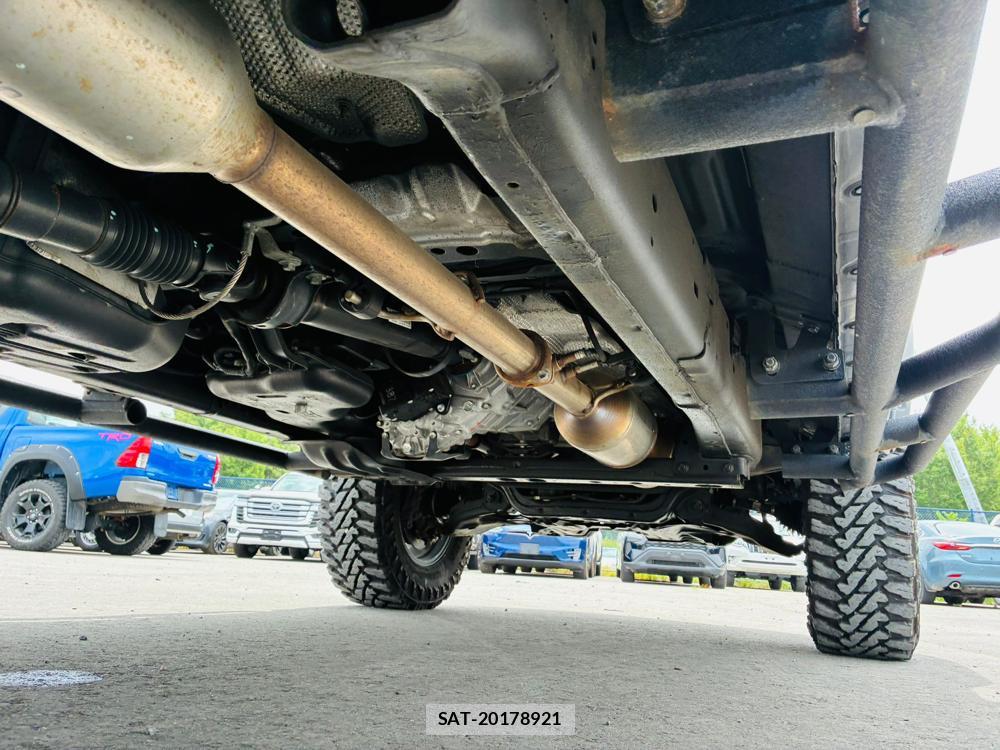 Toyota HILUX 2020-10 7020604-35