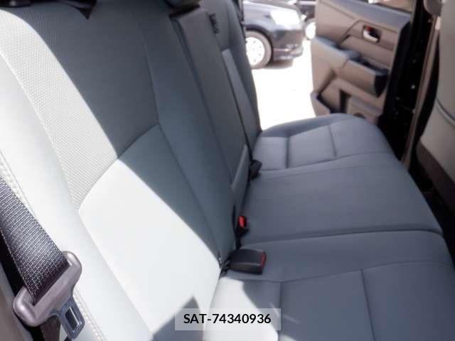 Toyota HILUX 2026-06 7876823-11