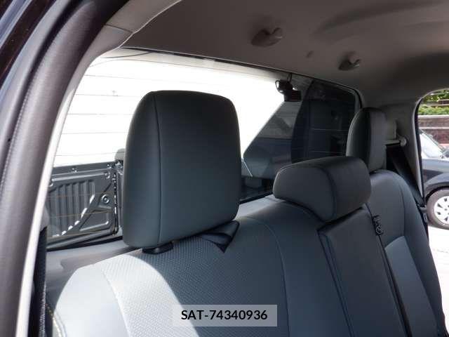 Toyota HILUX 2026-06 7876823-12