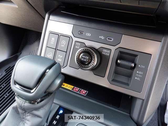 Toyota HILUX 2026-06 7876823-17