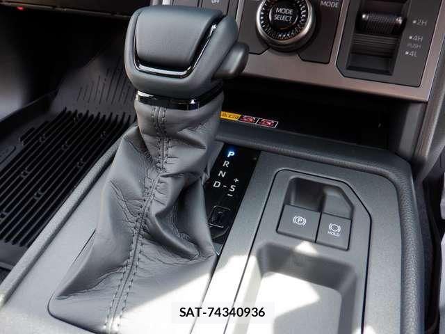 Toyota HILUX 2026-06 7876823-18