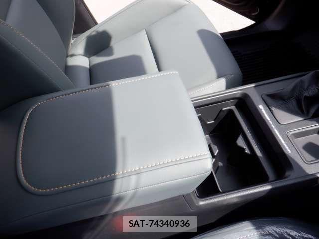 Toyota HILUX 2026-06 7876823-19