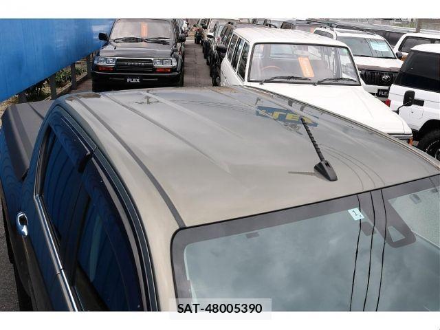 Toyota HILUX 2023-01 7876832-14