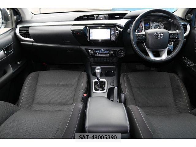 Toyota HILUX 2023-01 7876832-1