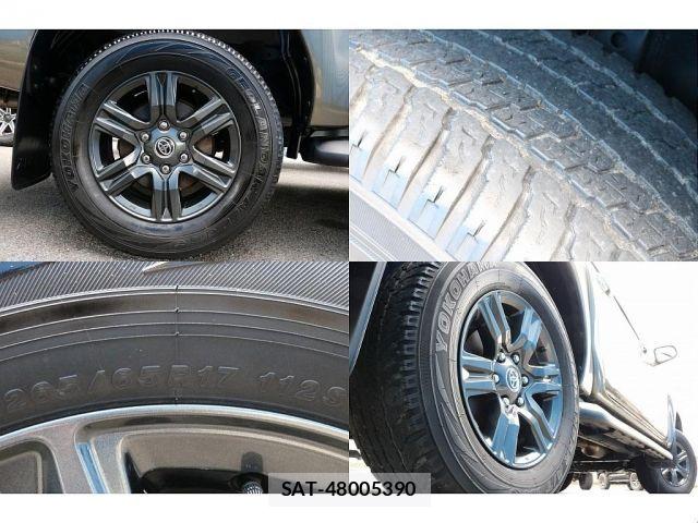 Toyota HILUX 2023-01 7876832-19