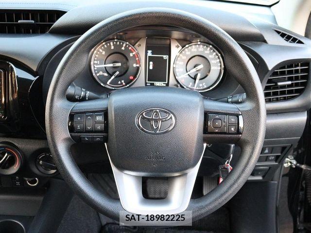 Toyota HILUX 2021-01 7876830-9