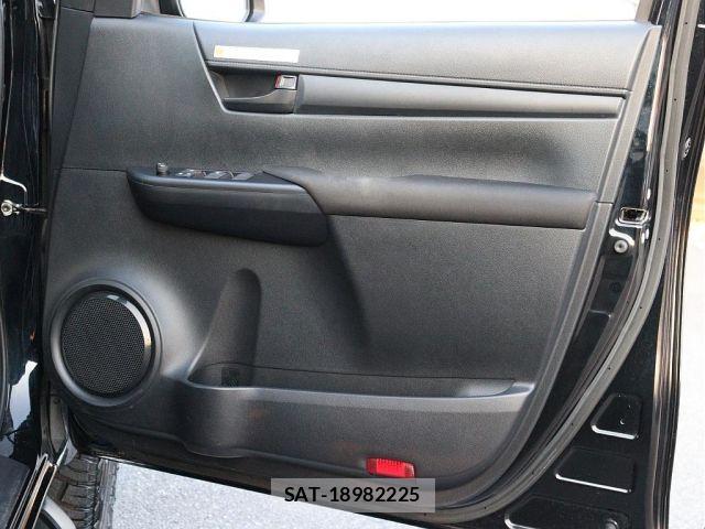 Toyota HILUX 2021-01 7876830-10