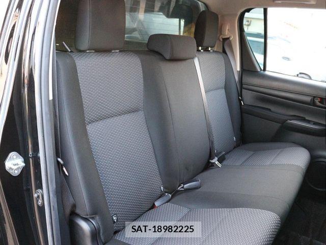 Toyota HILUX 2021-01 7876830-7