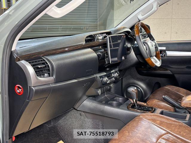 Toyota HILUX 2022-08 7876826-14
