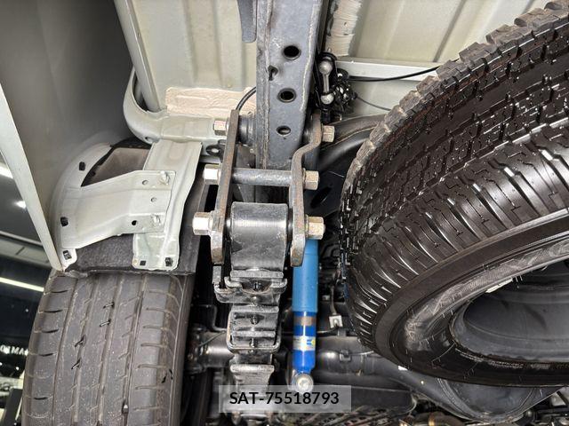 Toyota HILUX 2022-08 7876826-24