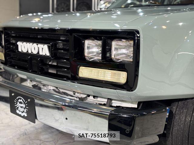 Toyota HILUX 2022-08 7876826-2