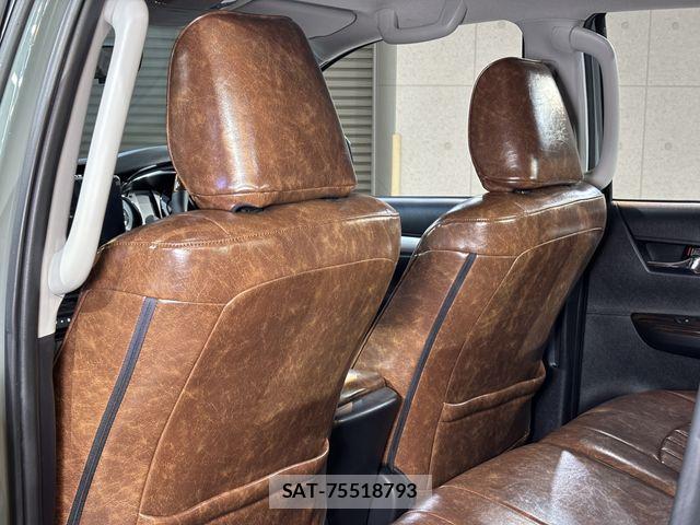 Toyota HILUX 2022-08 7876826-29