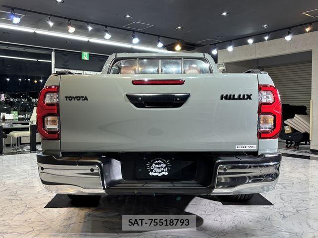 Toyota HILUX 2022-08 7876826-3