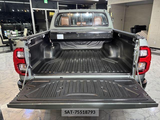 Toyota HILUX 2022-08 7876826-4