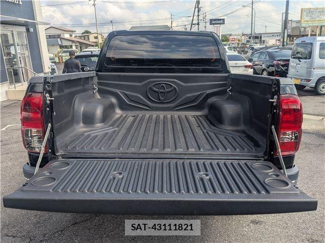 Toyota HILUX 2018-05 7876838-9