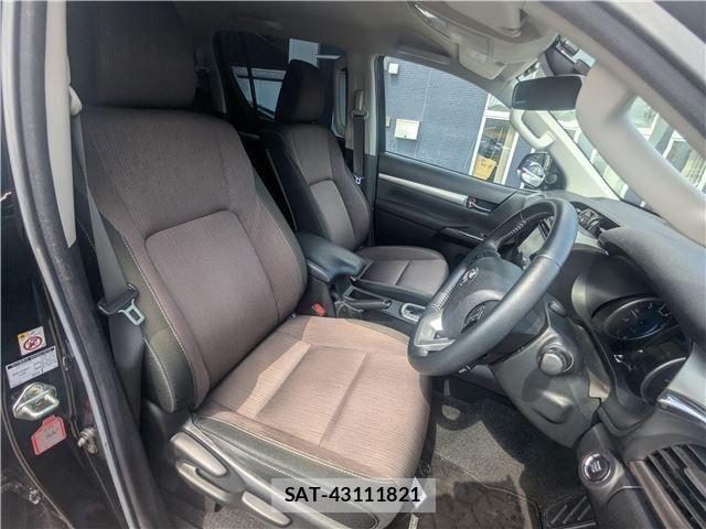 Toyota HILUX 2018-05 7876838-12