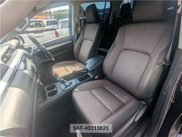 Toyota HILUX 2018-05 7876838-14
