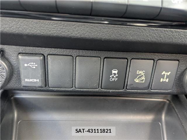 Toyota HILUX 2018-05 7876838-21