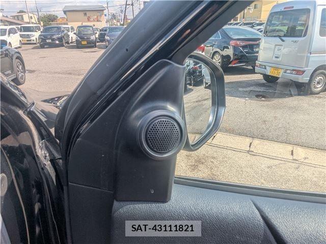 Toyota HILUX 2018-05 7876838-28