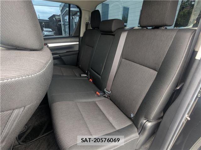 Toyota HILUX 2018-06 7902712-14