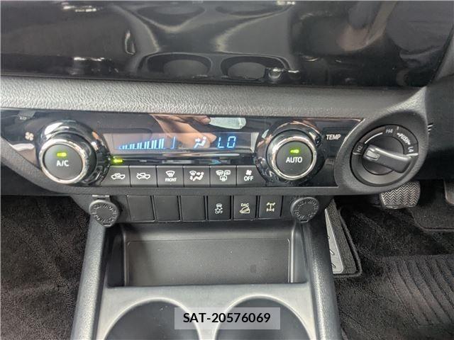 Toyota HILUX 2018-06 7902712-24