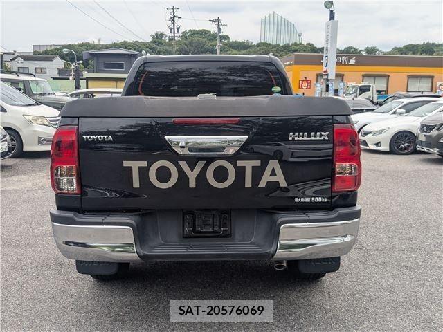 Toyota HILUX 2018-06 7902712-7