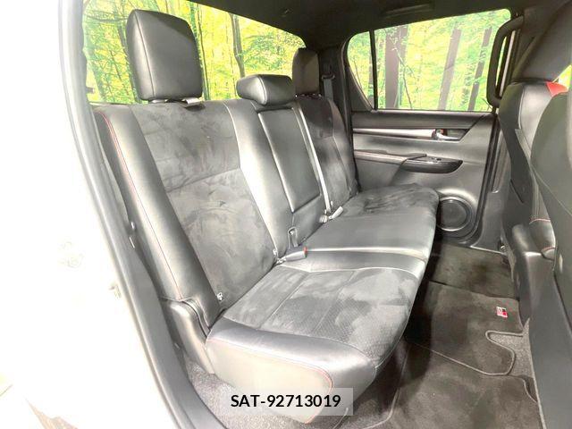 Toyota HILUX 2021-12 7902708-9